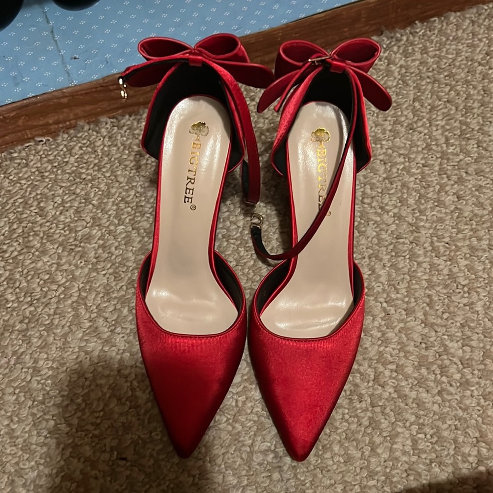 REDHEELS